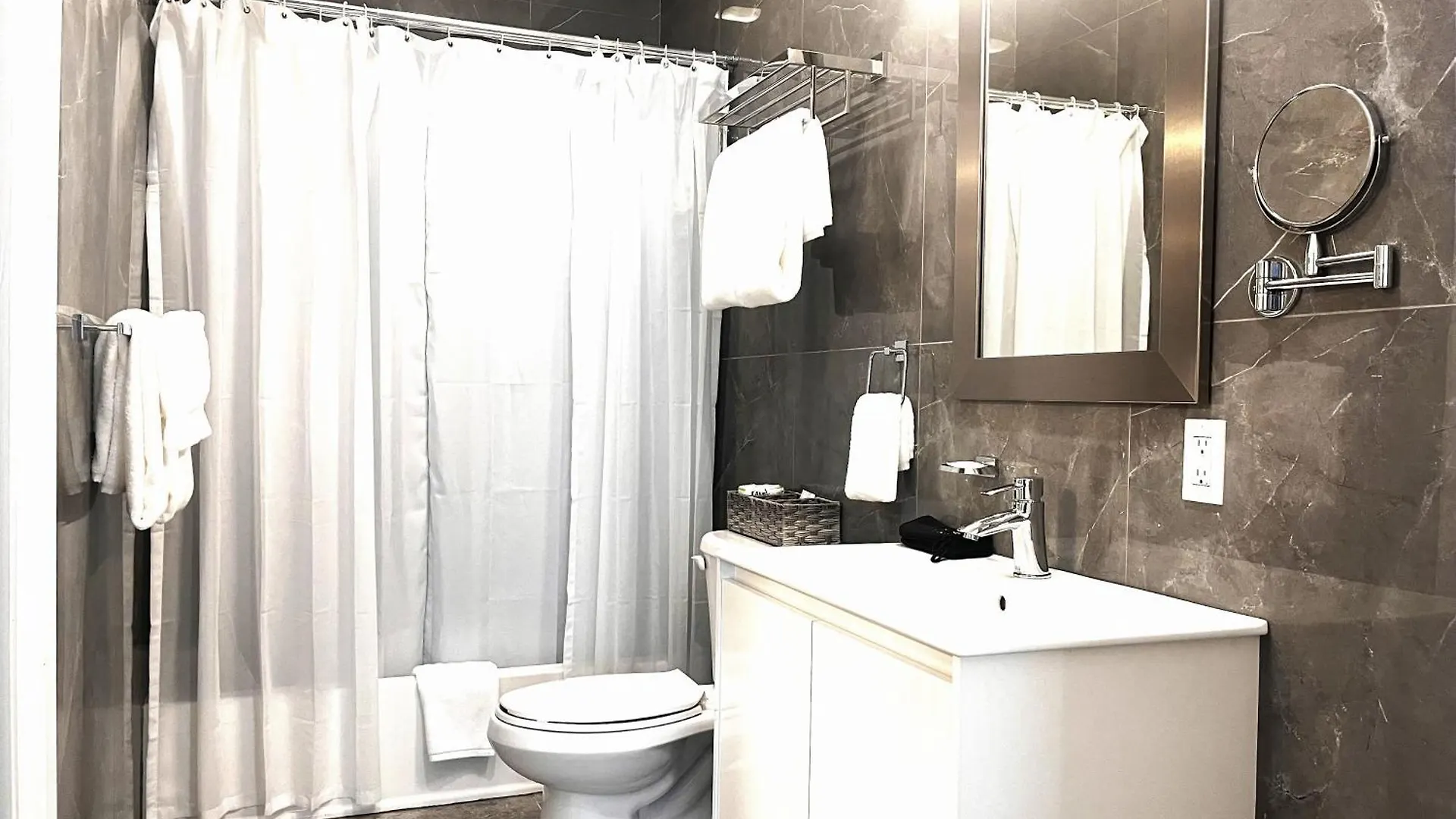 호텔 Ocean Breeze Resort Whitby